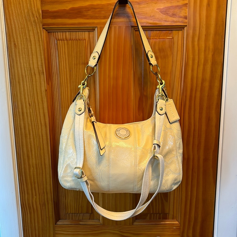 Coach F19282 Signature Stitched Patent Leather Shoulder Bag Purse Cream